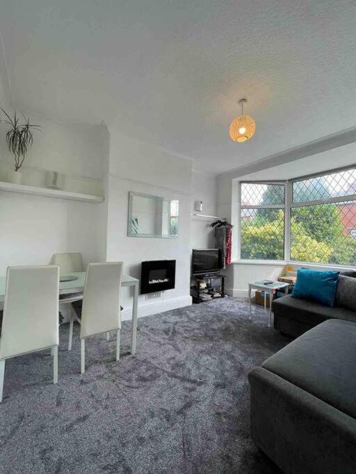 2 Bed Sleeps 6 Beach Retreat St Annes On Sea Villa Lytham St Annes Bagian luar foto